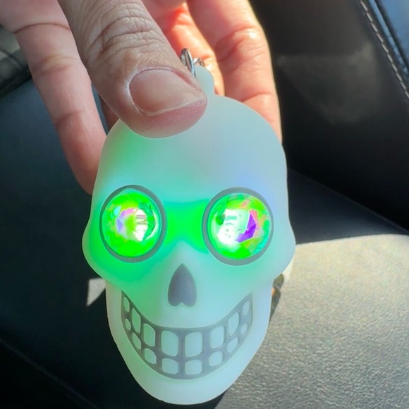 bath and body works skull sanitizer holder and sanitizer - Picture 4 of 5